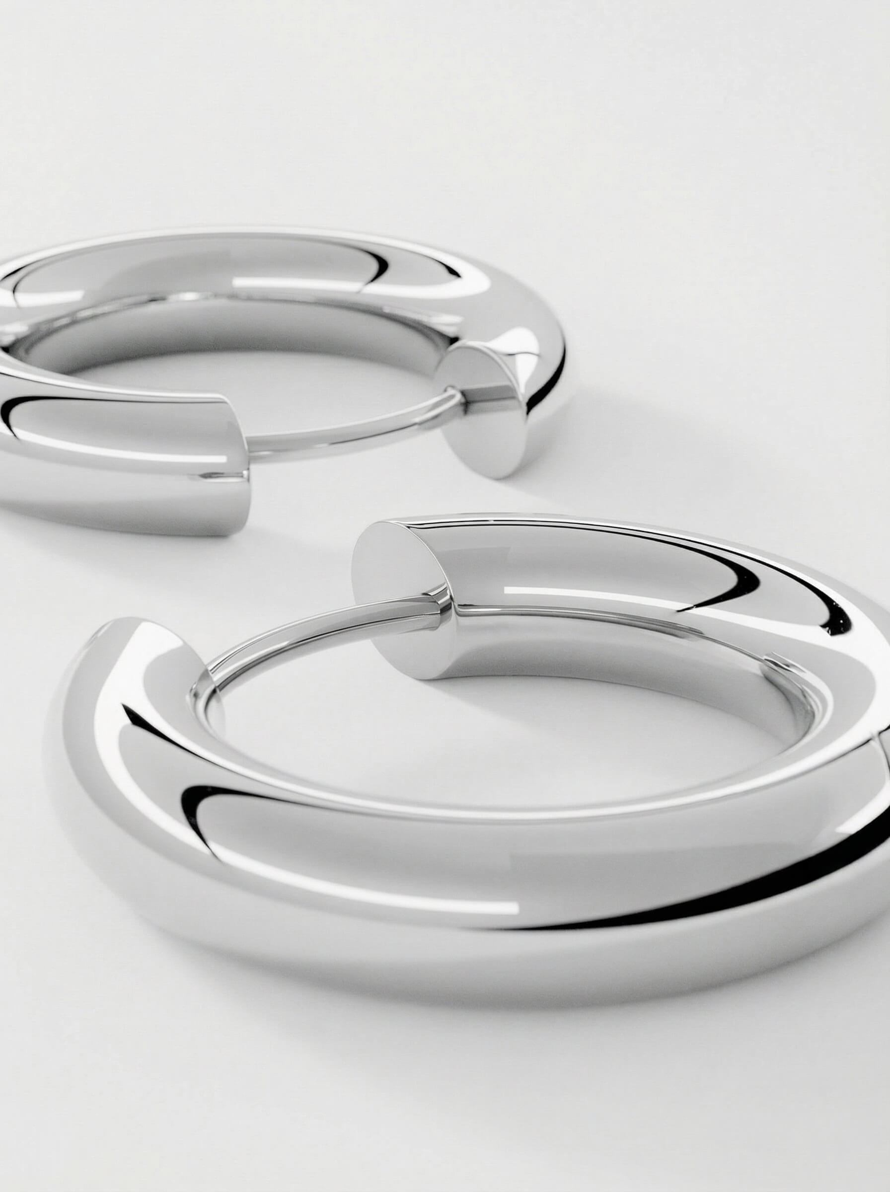EARRINGS SMALL HOOP