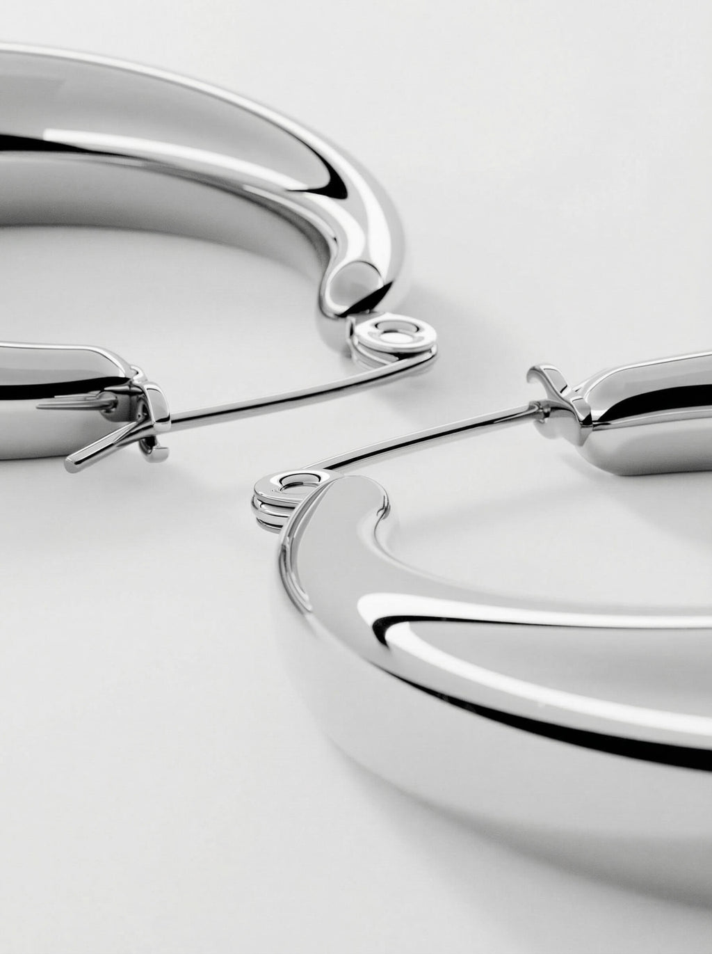 EARRINGS MOON HOOP