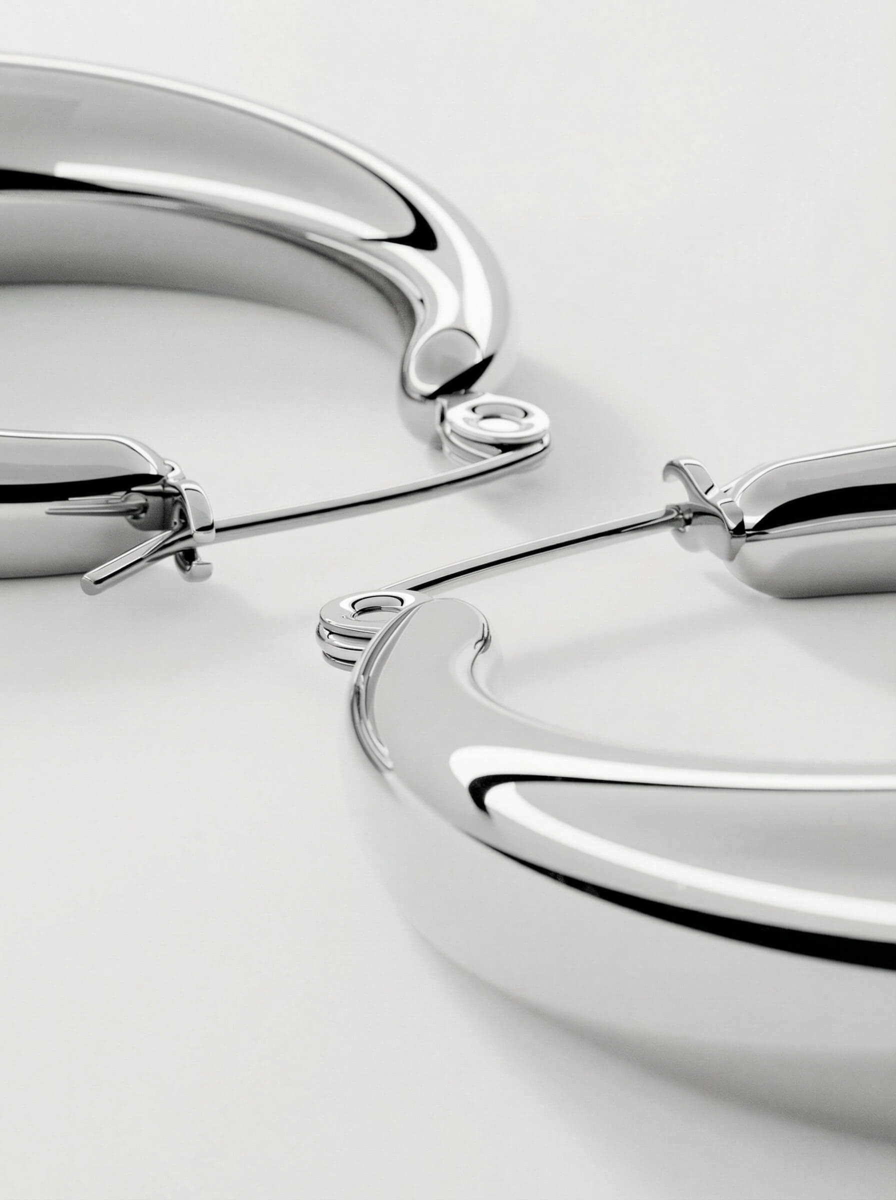 EARRINGS MOON HOOP